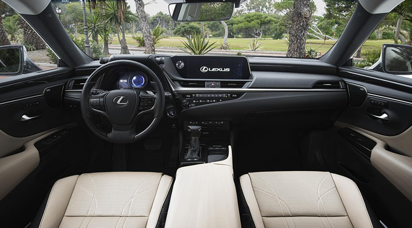  Lexus ES 300h interior 